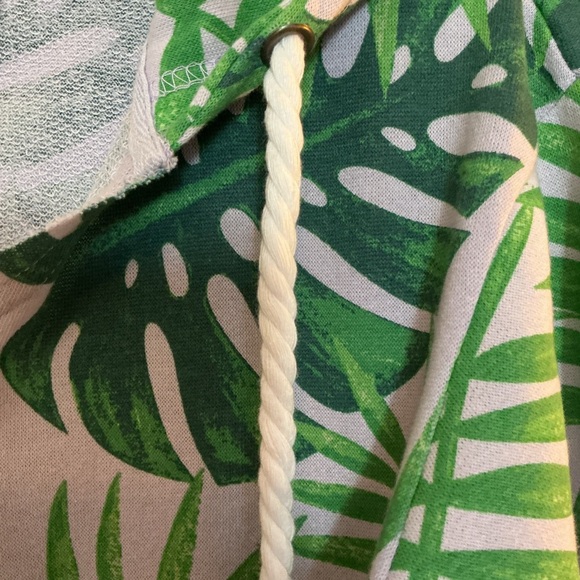 Never worn! Southern Spirit Green Leaf Print Terry Hoodie Size Small NWOT - Picture 4 of 6